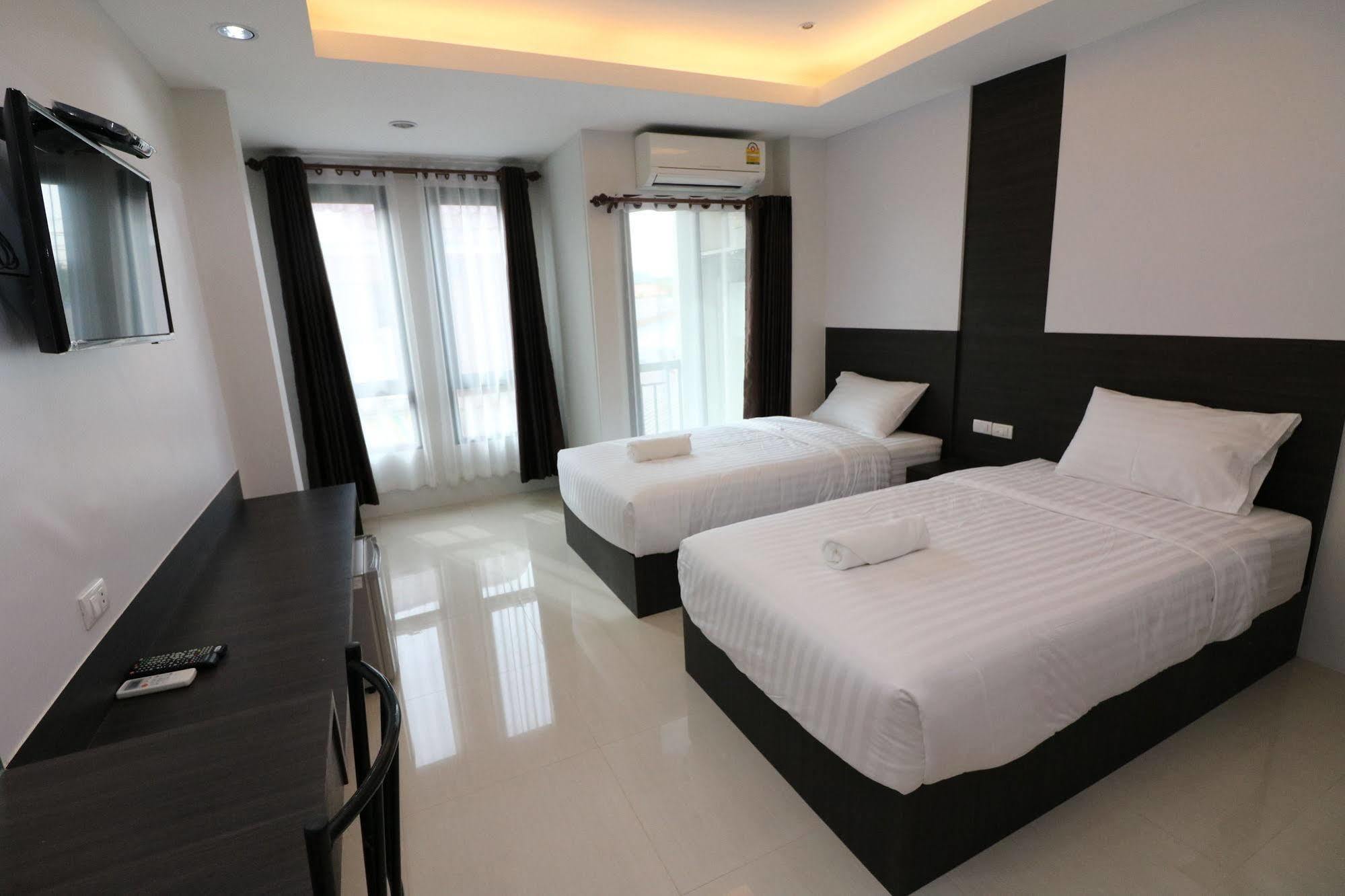 Calivefornia 2016 Hotel Chiang Rai Exterior photo